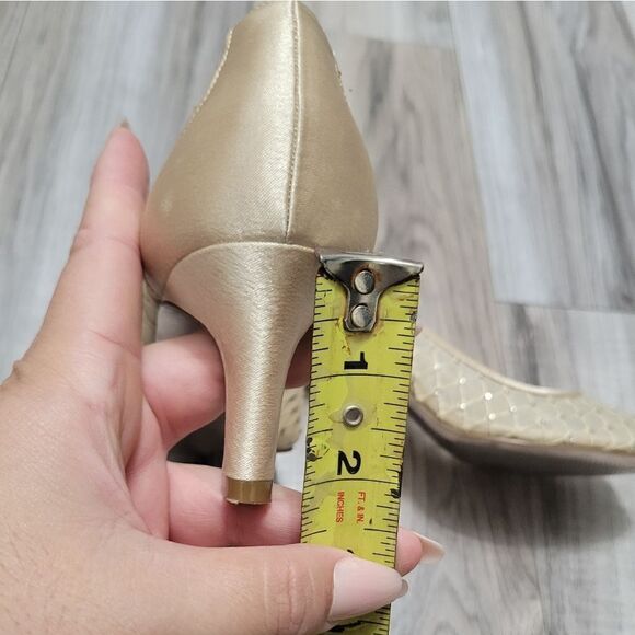 Adrianna papell heels sz 7 gold tone - Picture 5 of 16